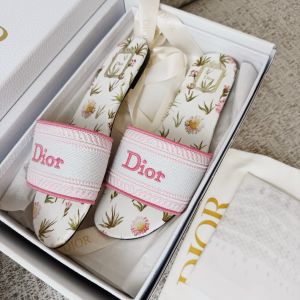 Christian Dioor Flats Sandals Multicolored CD Secret Garden Floral Pink & White Motif With OG Box & Carry Bag 2019-1 Pink