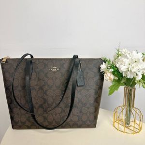 Coacch Signature Zip Tote With Dustbag & Carrybag