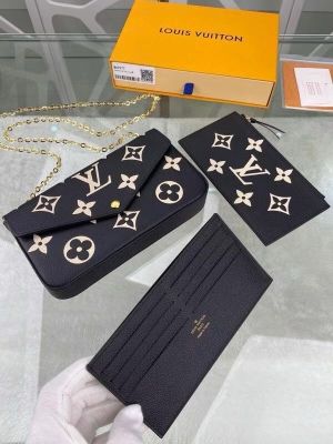 Loui Vuitton pochette felicie with box 5084