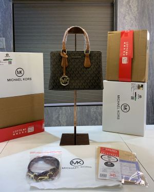 MIRROR EMILIA LOGO MINI TOTE BAG double box packing 5383
