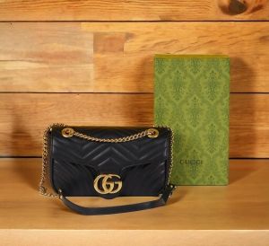 Guccci GG Marmont Matelasse Shoulder Bag With OG Box & Dust Bag (Black - 250)