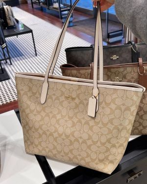 Coacch City Tote Open Tote With Magnet Closer Dustcover & Tags