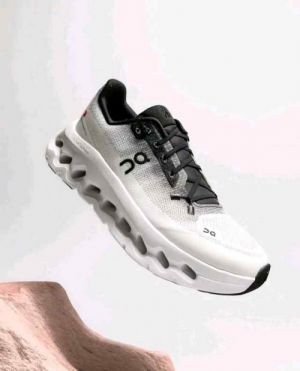 ON CLOUD Running TILT 2 0 BLACK IVORY