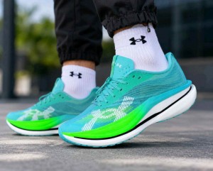 Under Armouurr Velociti Elite Bright Green 6124