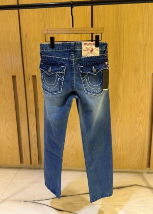 TRUE RELIGION IMPORTED STORE ARTICLE JEANS