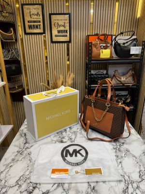 MICHAEL KORRS PRORSUM HANDBAG WIT DUST BAG AND MAGNETIC BOX PREMIUM QUALITY (COFFEE BROWN)