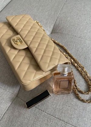 Channel jumbo shoulder bag with og box(861121B-apricot)