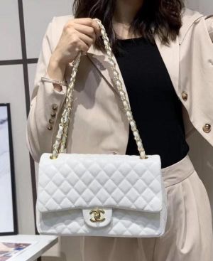 Channel jumbo shoulder bag with og box(861121B-white