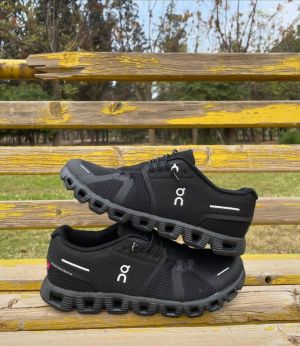 On cloud 6 waterproof Running black