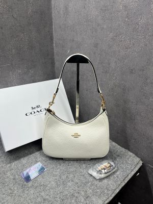 Coacch Teri Hobo Large Shoulder Bag With OG Box & Dust Cover 8006 Litchi White