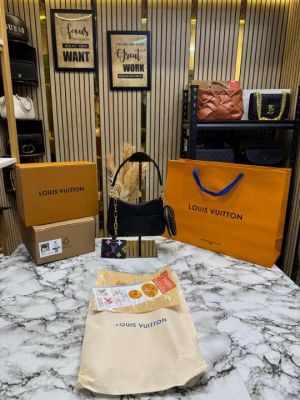Loui Vuitton Epi Marellini Shoulder Bag With Double Og Box And Dust Bag Including Carry Bag (Black) (F-8805)