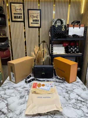 LOUI VUITTON MARELLINI SHOULDER BAG WITH DOUBLE OG BOX AND DUST BAG (BLACK)