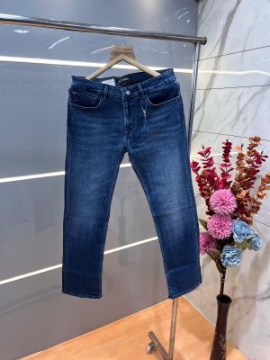 Boss Blue Shade Premium Imported Stretchable Lycra Fabric Straight Fit Denim with Metal Logo Sale Offer 3497