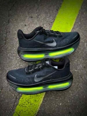 Nikee Vomero Premium Black Volt 205