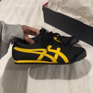 WMN Onitsukk.a Tiger Mexico 66 Black Orange