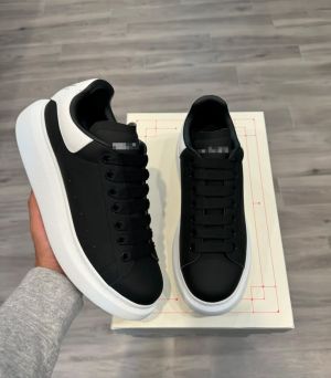 Alexandar McQueen Black White Premium Packing 362