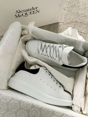 Alexandar McQueen White Black Premium Packing 363