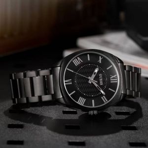 Guess Arc Champagne Round Dial Analog watch