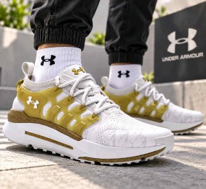 Underr Armour Phantom X CNY Summit White Metallic Gold