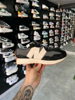 New Balancee 327 Black White 5078
