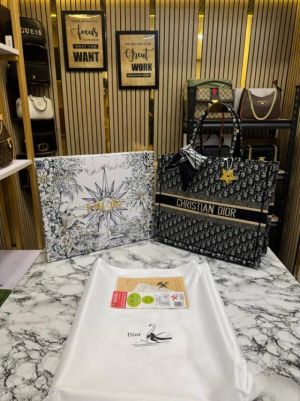 Christian Dioor Book Tote With Scarf_And_Logo_Pendent_Including_Box_Dustbag_(Black)