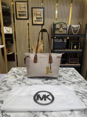 Michael Korrs Voyager Tote Bag With Dust Bag (Beige)