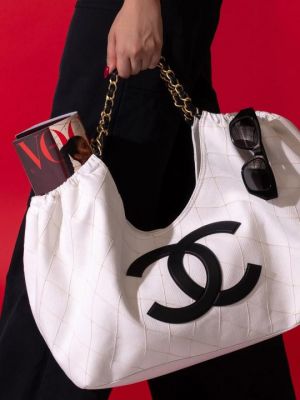 ChaneEL_Coco Beach white Black Diamond Quilted tote Bag With Orignal Box