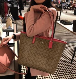 Coaach Signature City Tote Bag With OG Box & Dust Bag (Aapricot Red - 810)