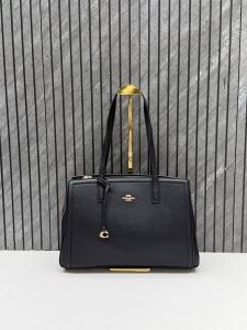 Coacch Laila Large Tote With OriginalDustCover