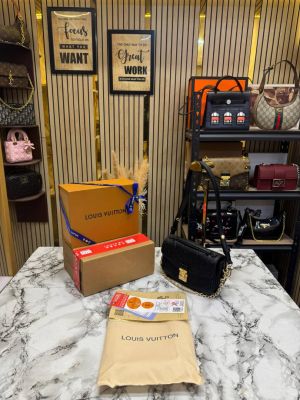 Louiis Vuitton Pochette Metis Reverse Monogram Mini Bag With Double Og Box And Dust Bag (M24246-Black)