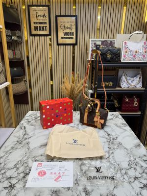 Loui Vuitton Monogram Papillon Bag with Vachetta Leather Trim Handbag With Box And Dust Bag