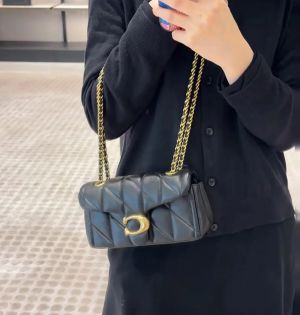 Coacch tabby pillow quilted shoulder bag with og box(95900-black)