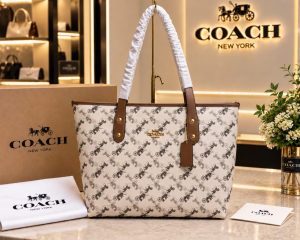 Coac_CITY Hutton tote bag withbox 5192