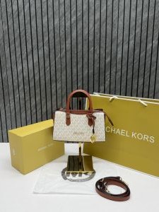 Michaell Kors CB Arden 8388 Beige Brown Monogram With OriginalBox & DustCover
