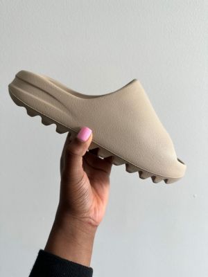 Adidaas Yeezy Slide Pure 205