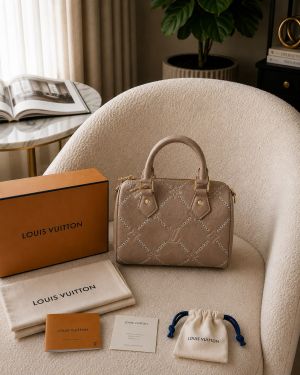 LOUI VUITTON SPEEDY HANDBAG WITH BOX 6702
