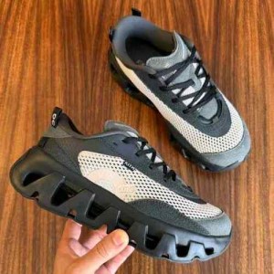 On Running cloud K-Tech 2 KITH THORN GANACHE 185