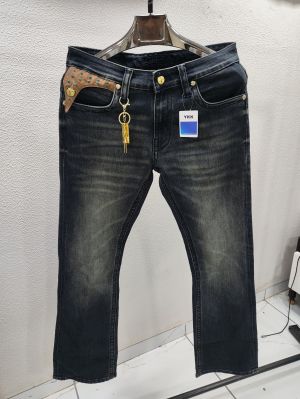 TRUE RELIGION IMPORTED STORE ARTICLE JEANS