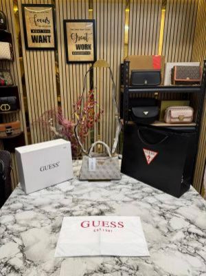 Gueess Manhattan Shoulder Bag With Box And Dust Bag Including CarryBag (V2) (Beige white)