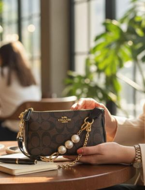 Coac_Nolita_Classy_Flowe_Patch_Sling_Bag_With_box_5805