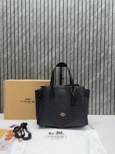 Coacch Hanna CarryAll Medium Satchel Bag With Original Box & DustCover