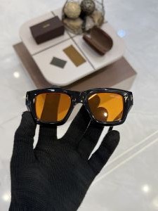 Tomforrd_184_Black_Orange