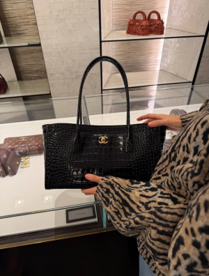 Chaneel Crocodile Embossed Tote Crafted Glossy Black Embossed High Quality Leather With OG Box Dust Cover & Carry Bag 26006 Crocodile black