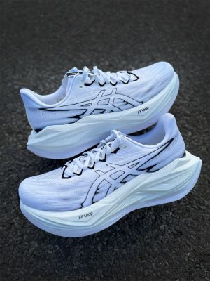 ASICCS Superblast 3 white and black