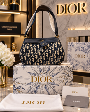 CHRISTIAN KEY OBLIQUE SMALL BAG WITH OG BOX 1162