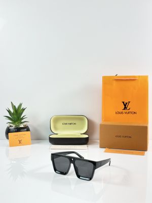 Loui Vuitton 1502 Shine Black