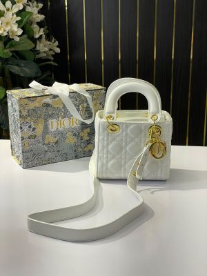 Dioor lady signature small bag 18 cm with og folding box(9093-1-white)