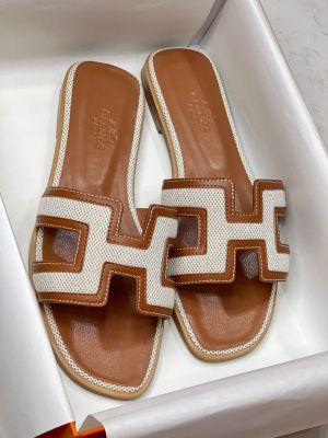 Hermees Paris Oran Flats For Her With OG Box & Carry Bag H38-7 Light Brown Beige