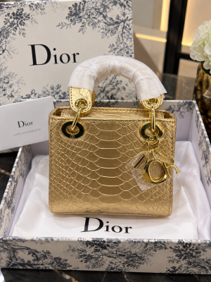 CHRISTIAN DIO LADY WITH BRAND BOX PACKING 5226