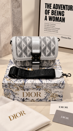 Christian Diyor unisex massanger saddle crossbody bag with box 5231